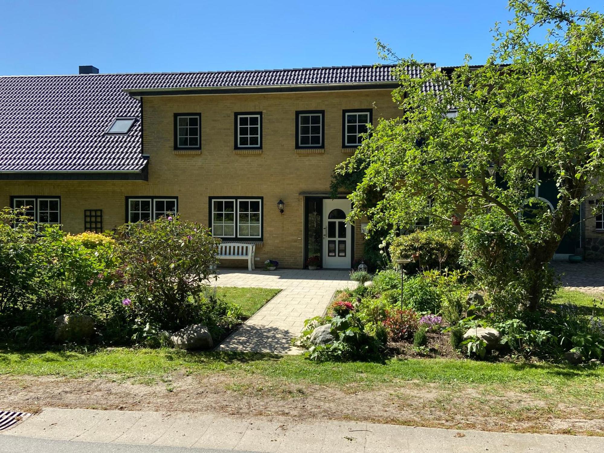 Ferienwohnung Reitanlage Baerenz Selk Buitenkant foto